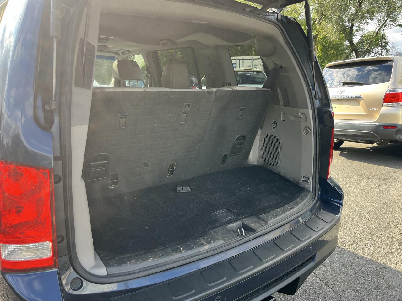 Honda Pilot 4WD 4dr Touring w/RES & Navi 2012