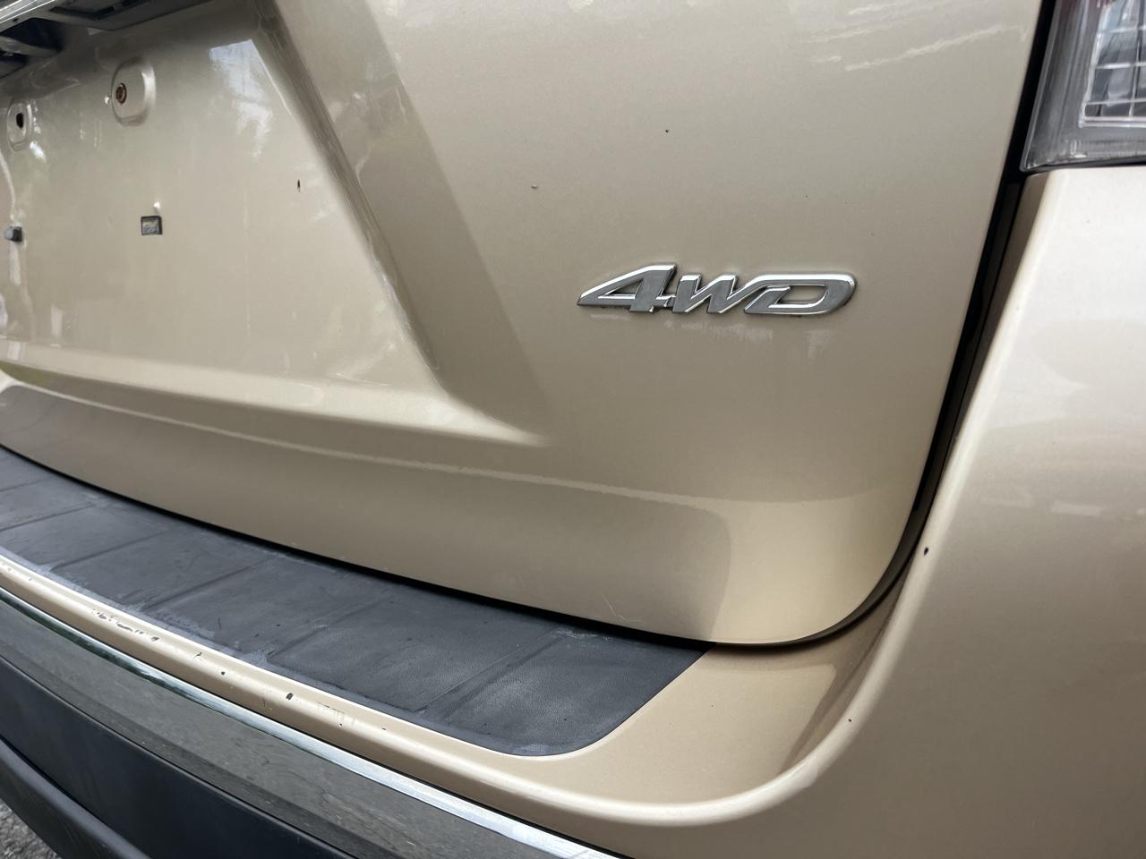 Toyota Highlander 4WD 4dr V6 (Natl) 2012