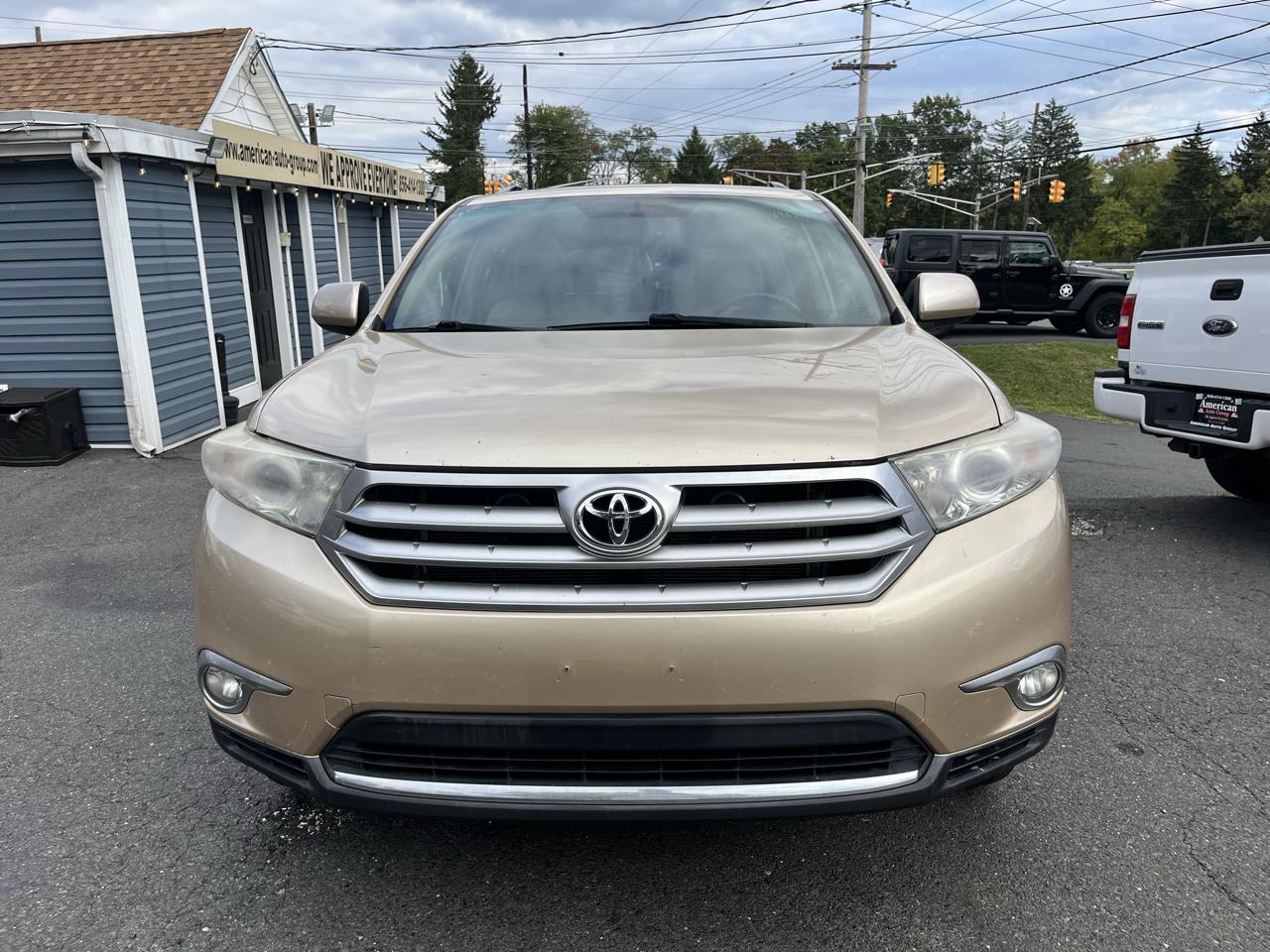 Toyota Highlander 4WD 4dr V6 (Natl) 2012