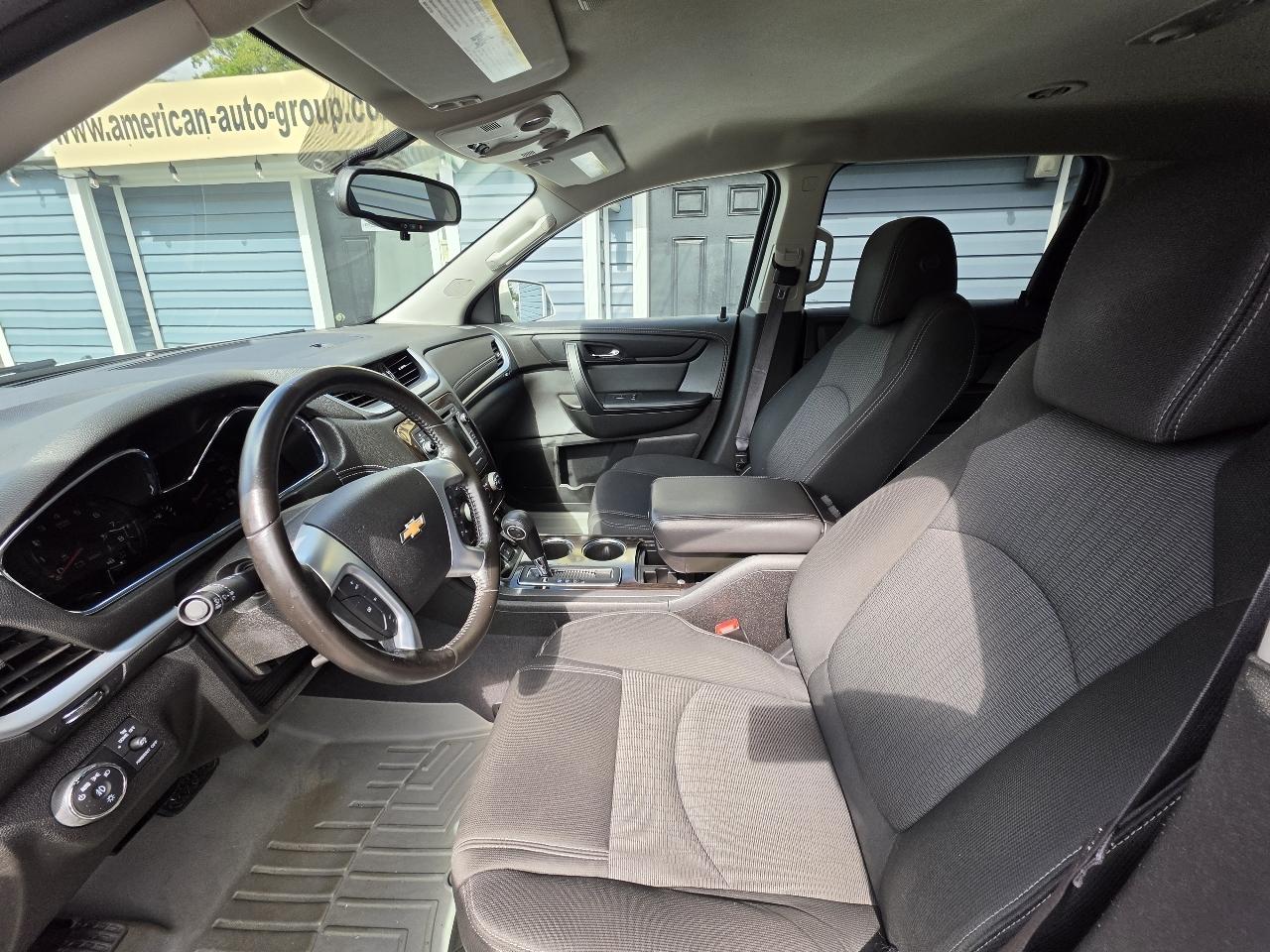 Chevrolet Traverse AWD 4dr LT w/1LT 2015