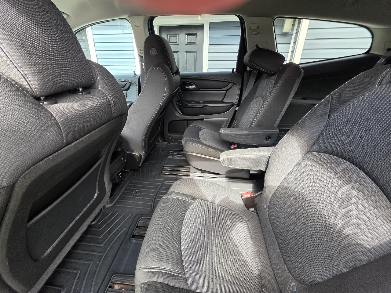 Chevrolet Traverse AWD 4dr LT w/1LT 2015
