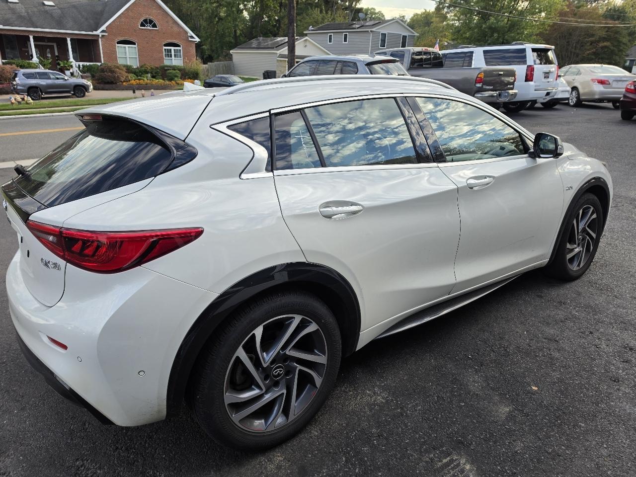 Infiniti QX30 Premium FWD *Ltd Avail* 2017