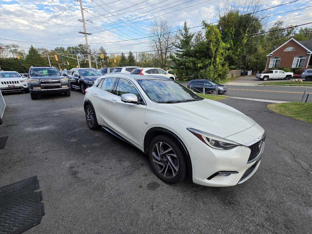 Infiniti QX30 Premium FWD *Ltd Avail* 2017