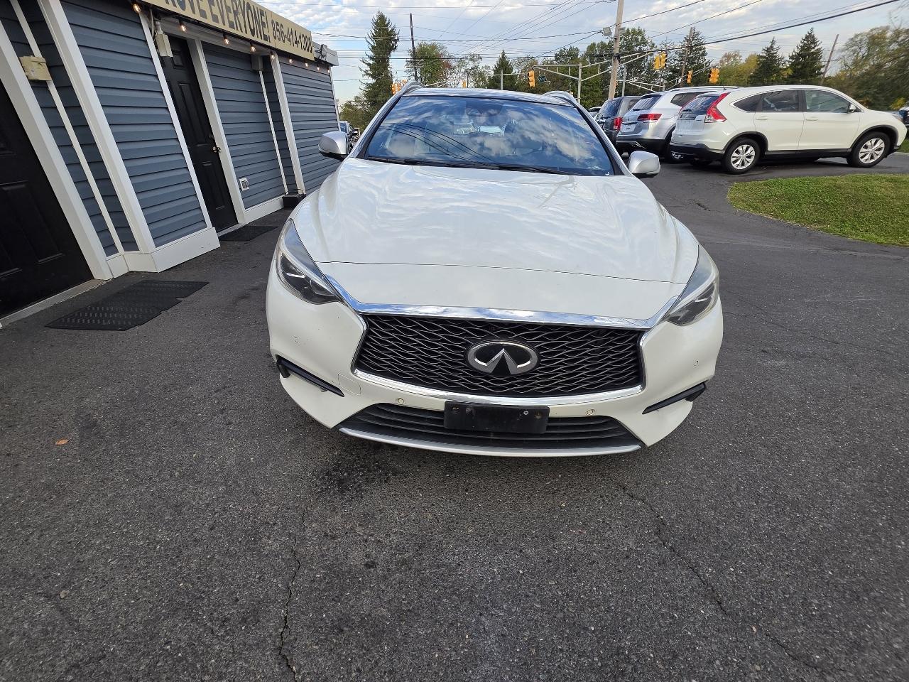 Infiniti QX30 Premium FWD *Ltd Avail* 2017