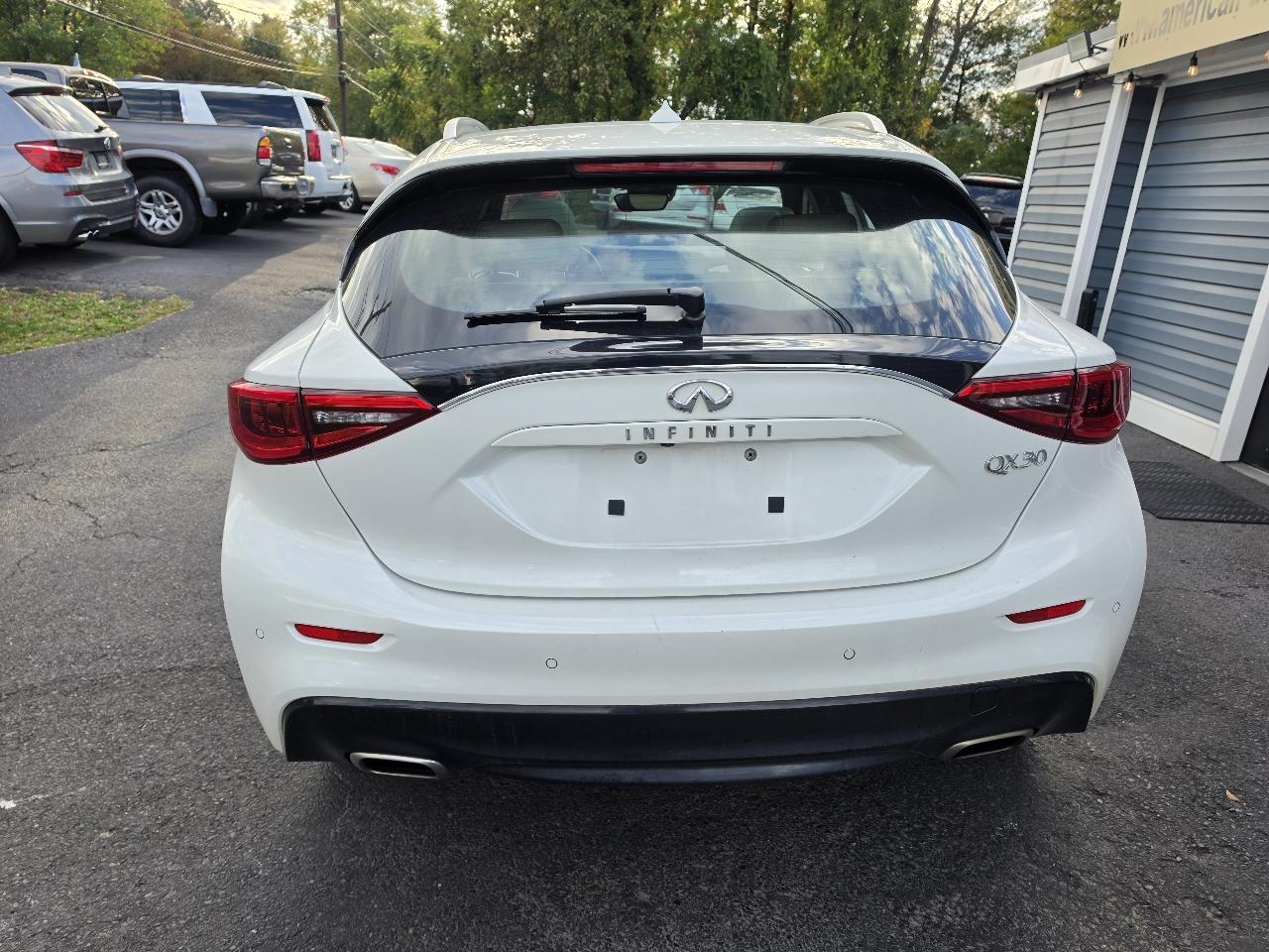 Infiniti QX30 Premium FWD *Ltd Avail* 2017