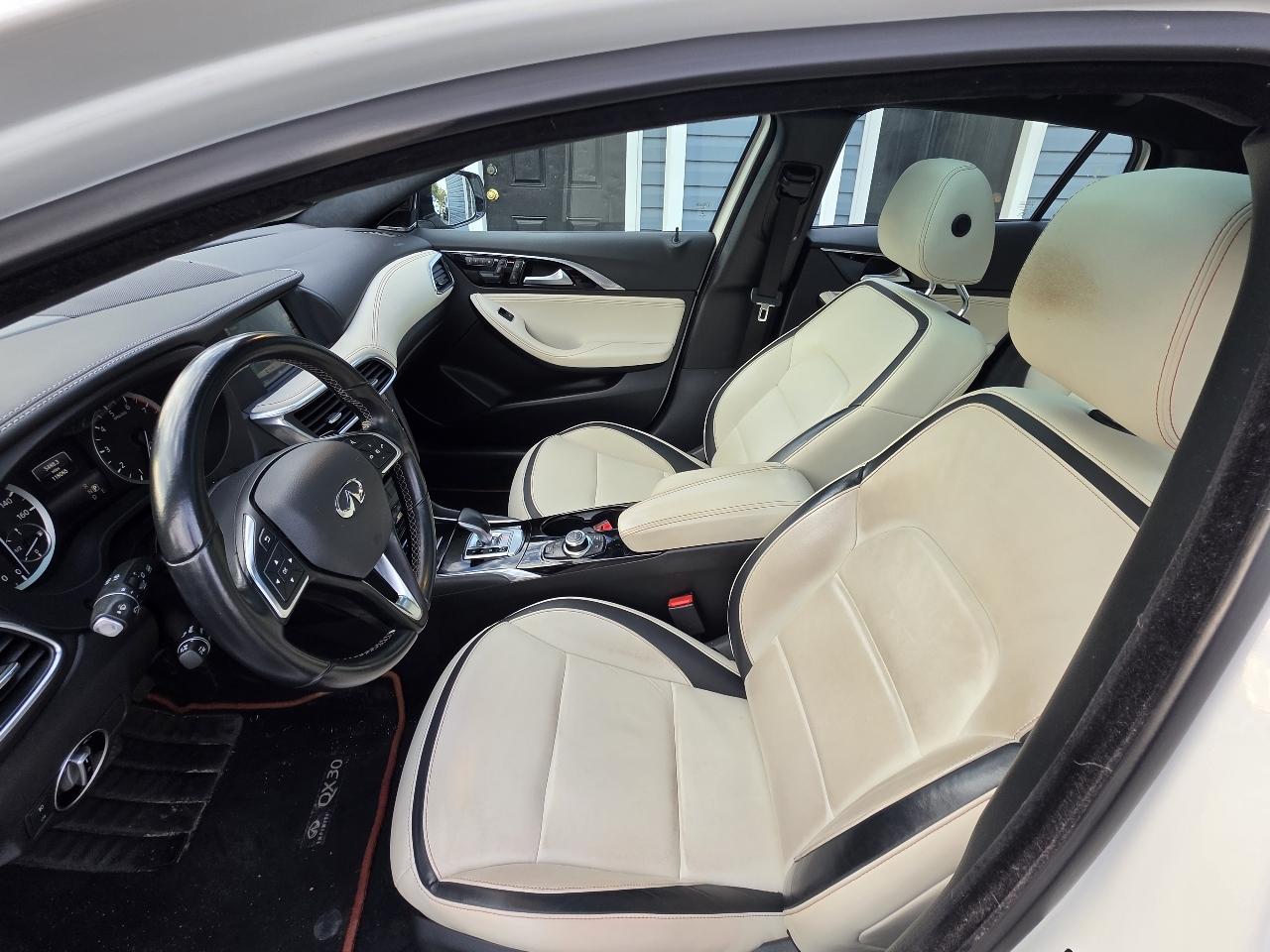 Infiniti QX30 Premium FWD *Ltd Avail* 2017