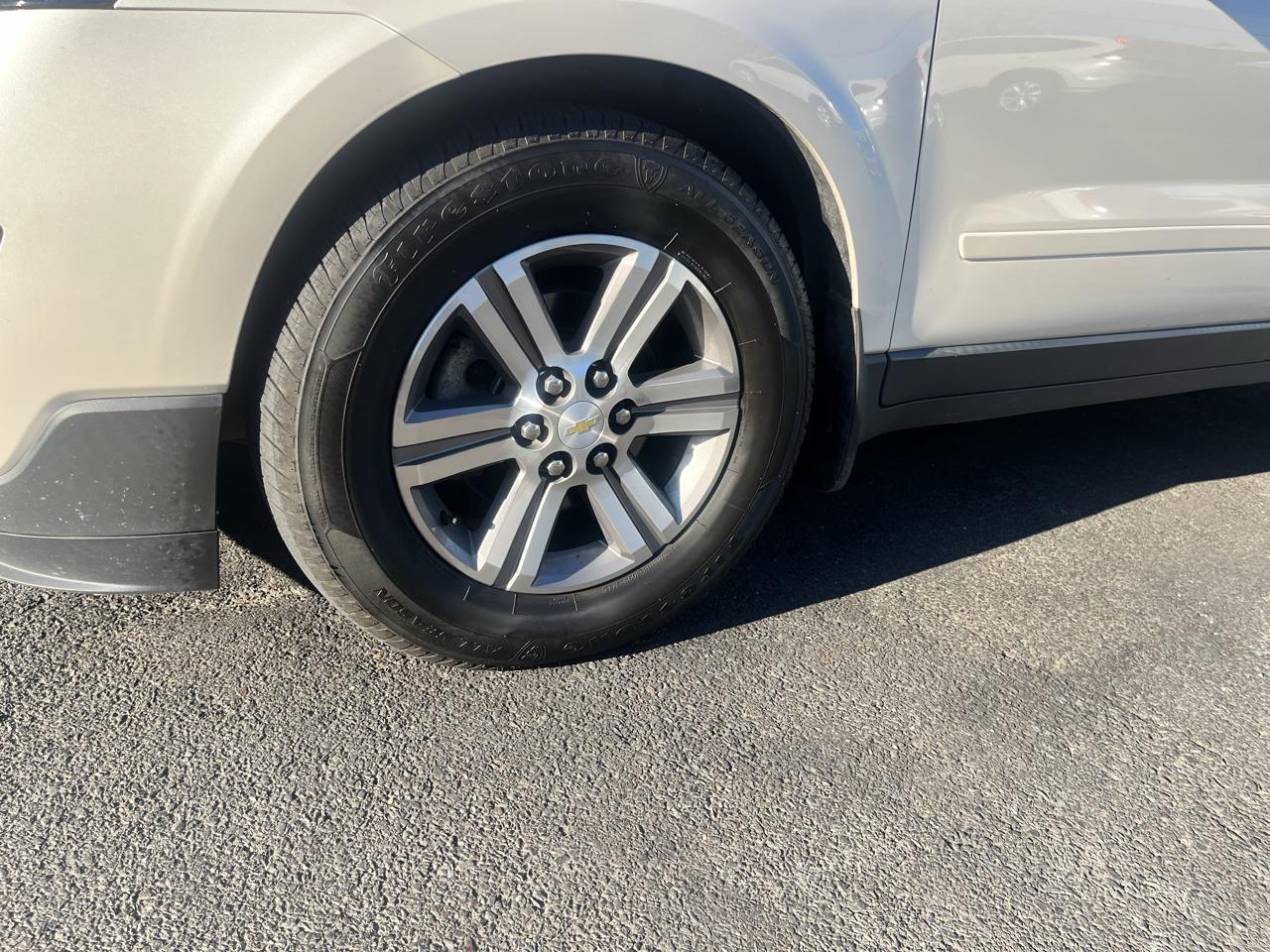 Chevrolet Traverse AWD 4dr LT w/2LT 2015