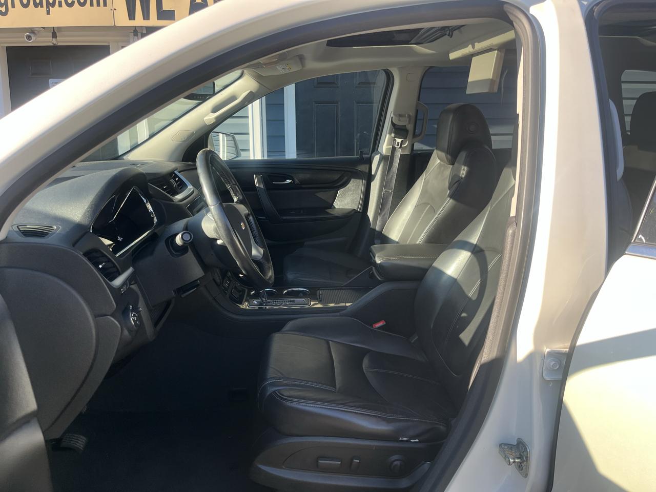 Chevrolet Traverse AWD 4dr LT w/2LT 2015