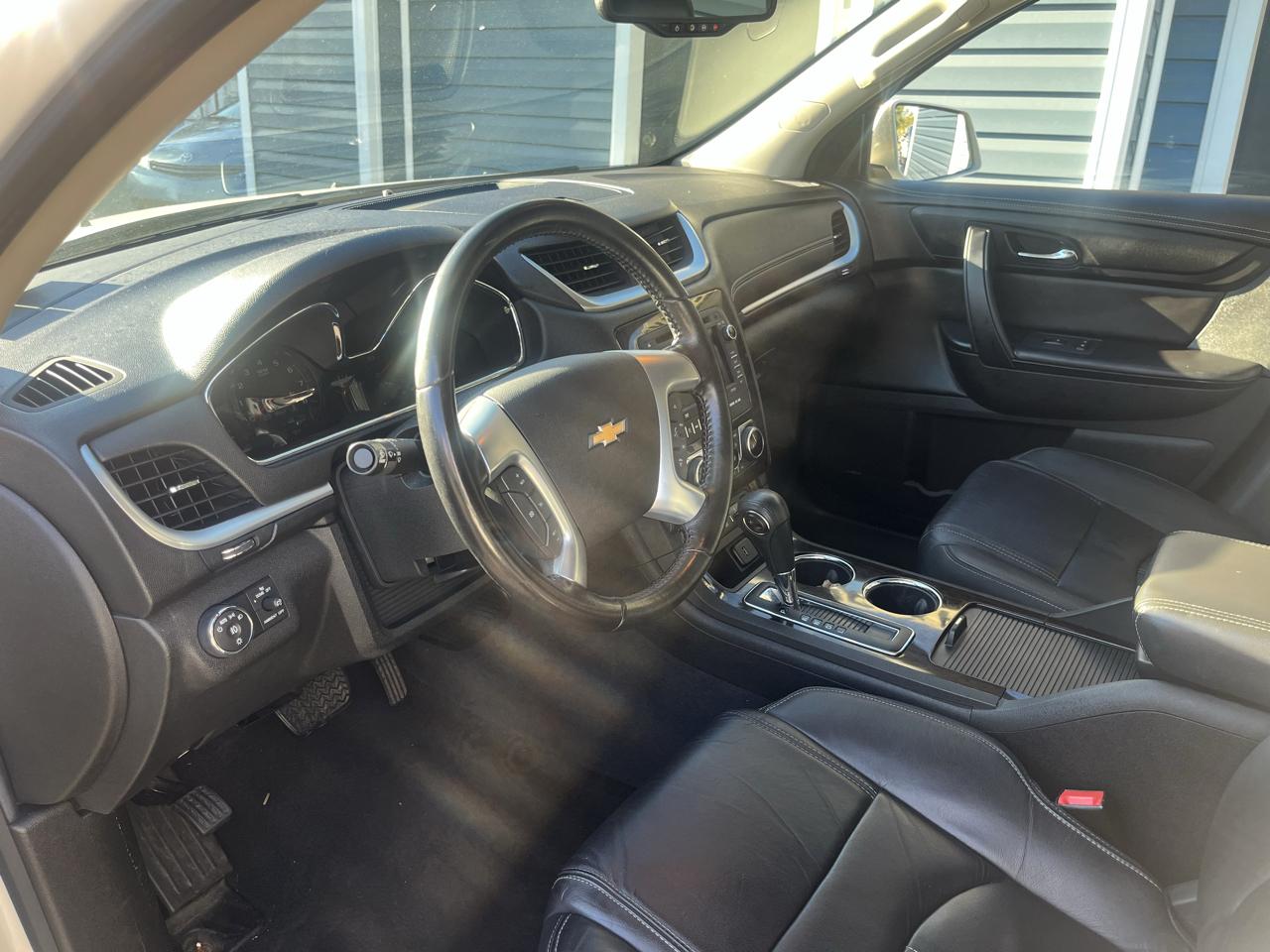 Chevrolet Traverse AWD 4dr LT w/2LT 2015