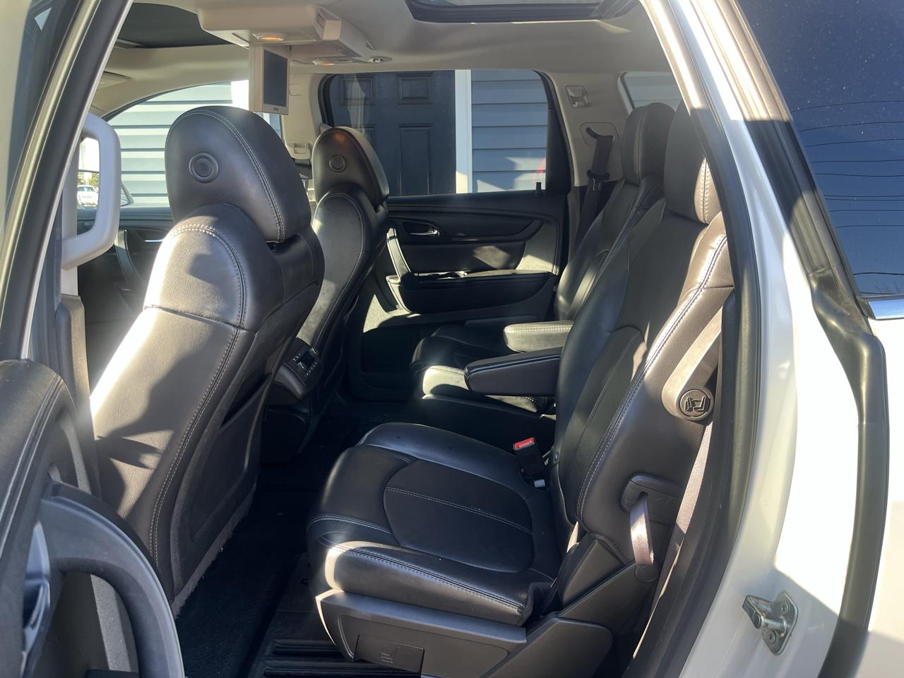 Chevrolet Traverse AWD 4dr LT w/2LT 2015