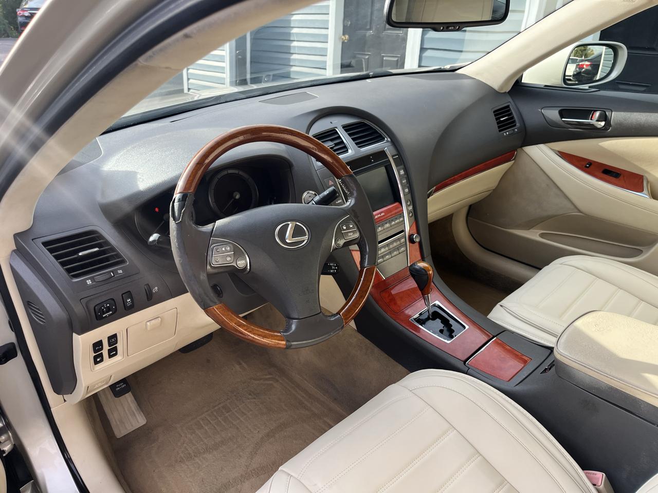 Lexus ES 350 4dr Sdn 2011