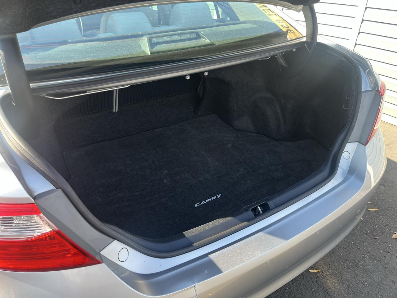 Toyota Camry 4dr Sdn I4 Auto LE (Natl) 2015