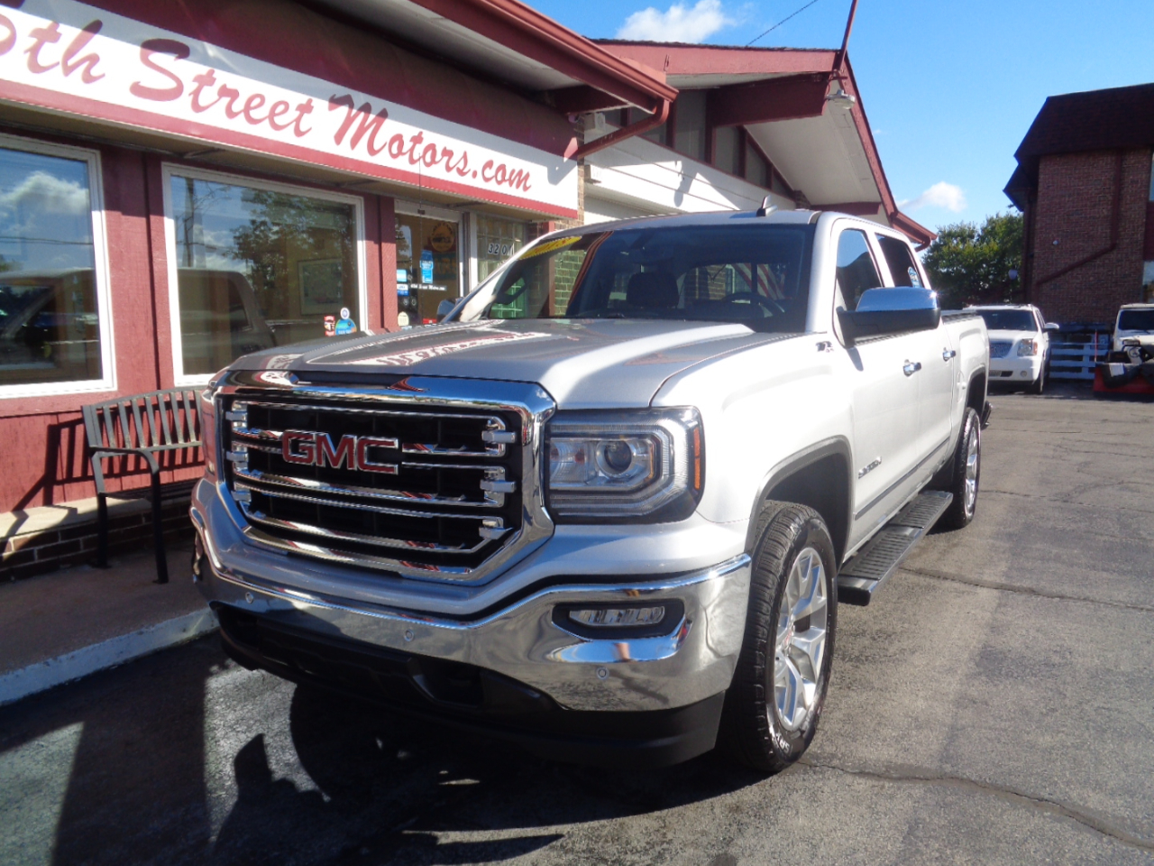 GMC Sierra 1500 4WD Crew Cab 143.5" SLT 2018 GMC Sierra 1500 4WD Crew Cab 143.5" SLT 2018