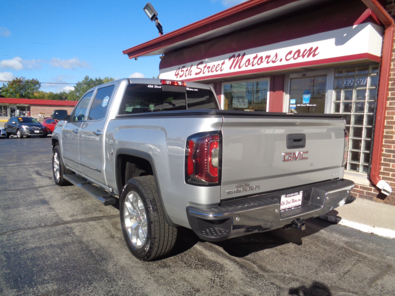 GMC Sierra 1500 4WD Crew Cab 143.5" SLT 2018 GMC Sierra 1500 4WD Crew Cab 143.5" SLT 2018