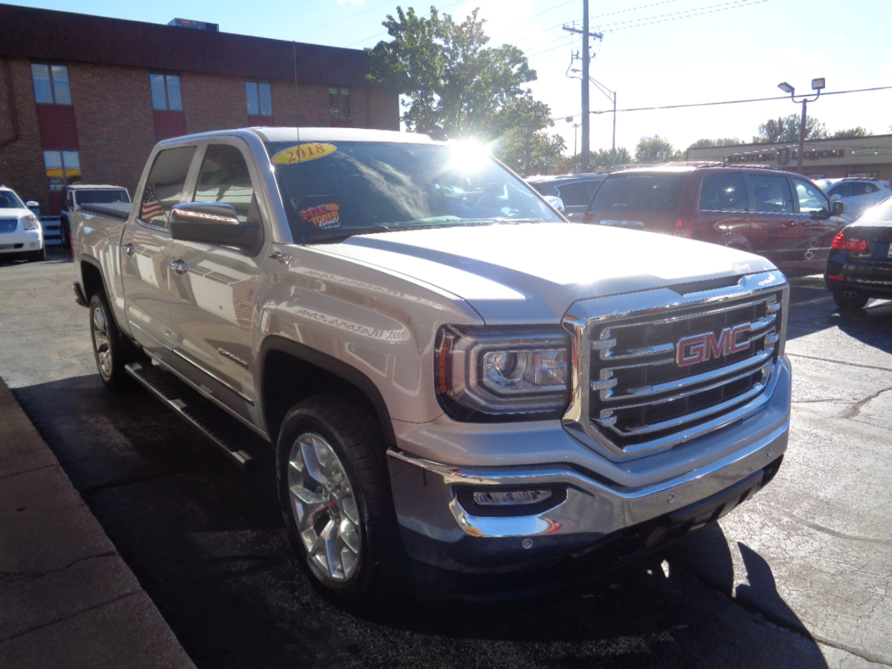 GMC Sierra 1500 4WD Crew Cab 143.5" SLT 2018 GMC Sierra 1500 4WD Crew Cab 143.5" SLT 2018