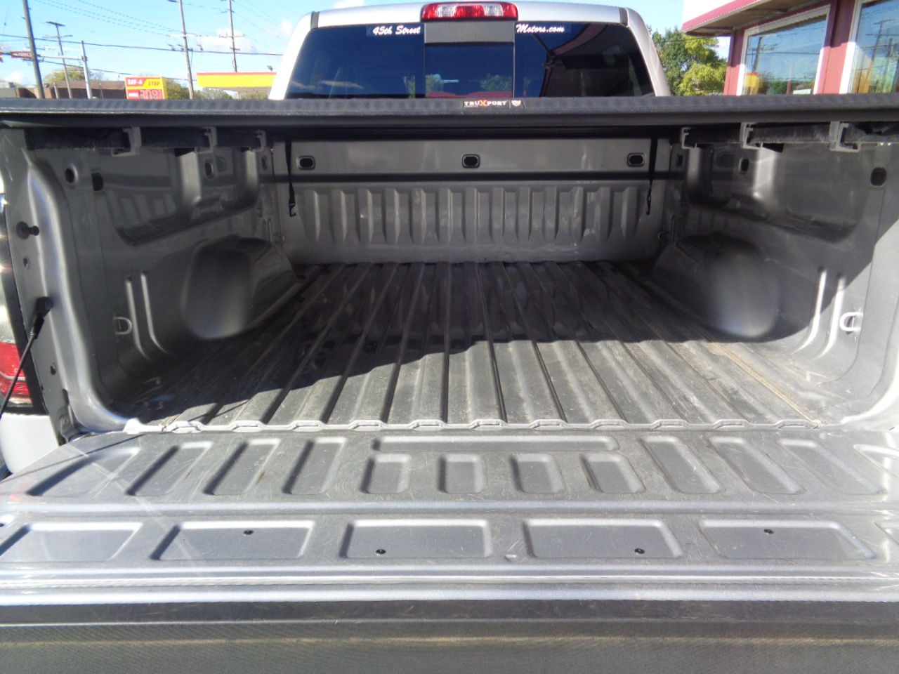 GMC Sierra 1500 4WD Crew Cab 143.5" SLT 2018 GMC Sierra 1500 4WD Crew Cab 143.5" SLT 2018