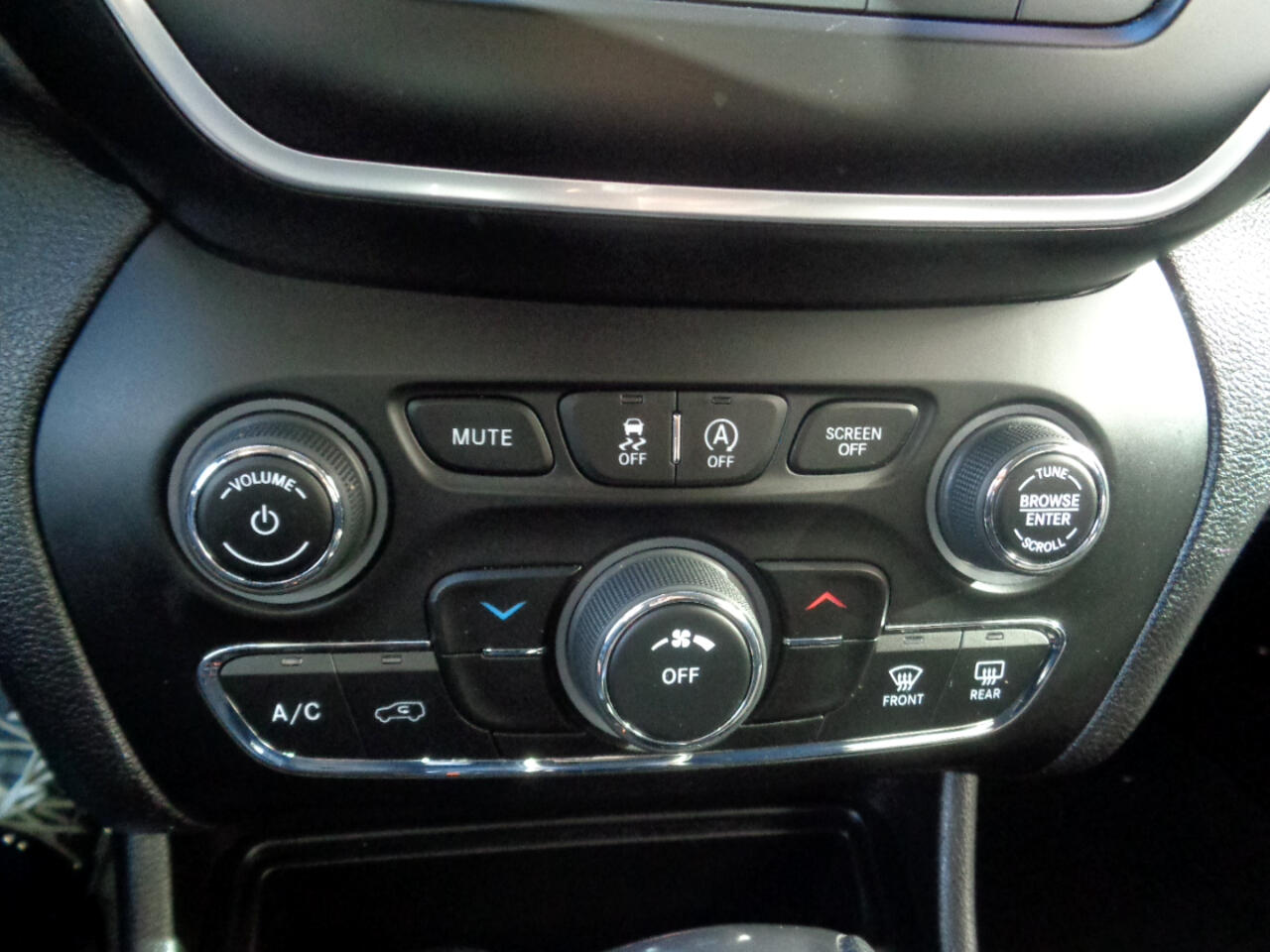 Jeep Cherokee Latitude FWD 2021