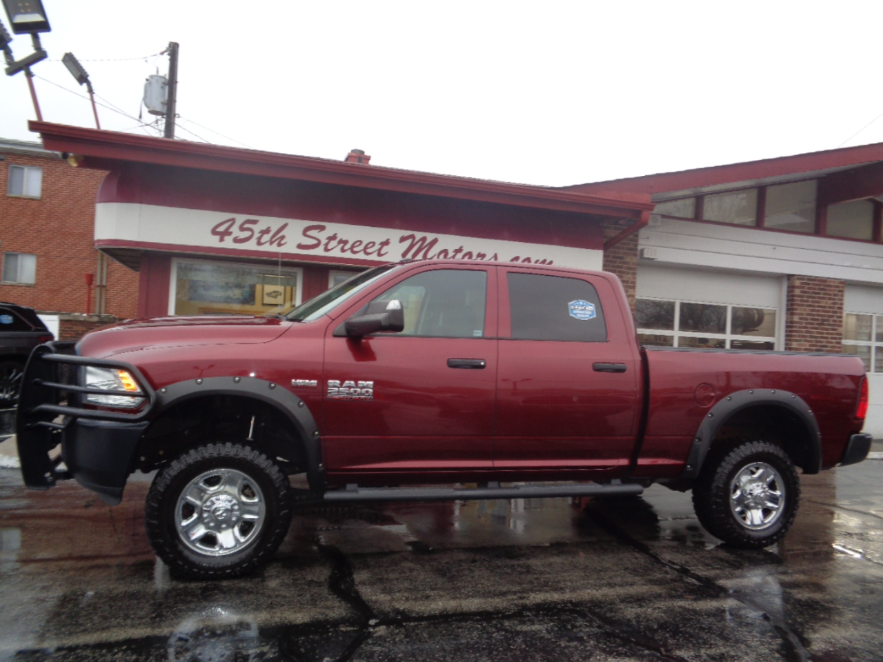 RAM 2500 Tradesman 4x4 Crew Cab 6'4" Box 2017