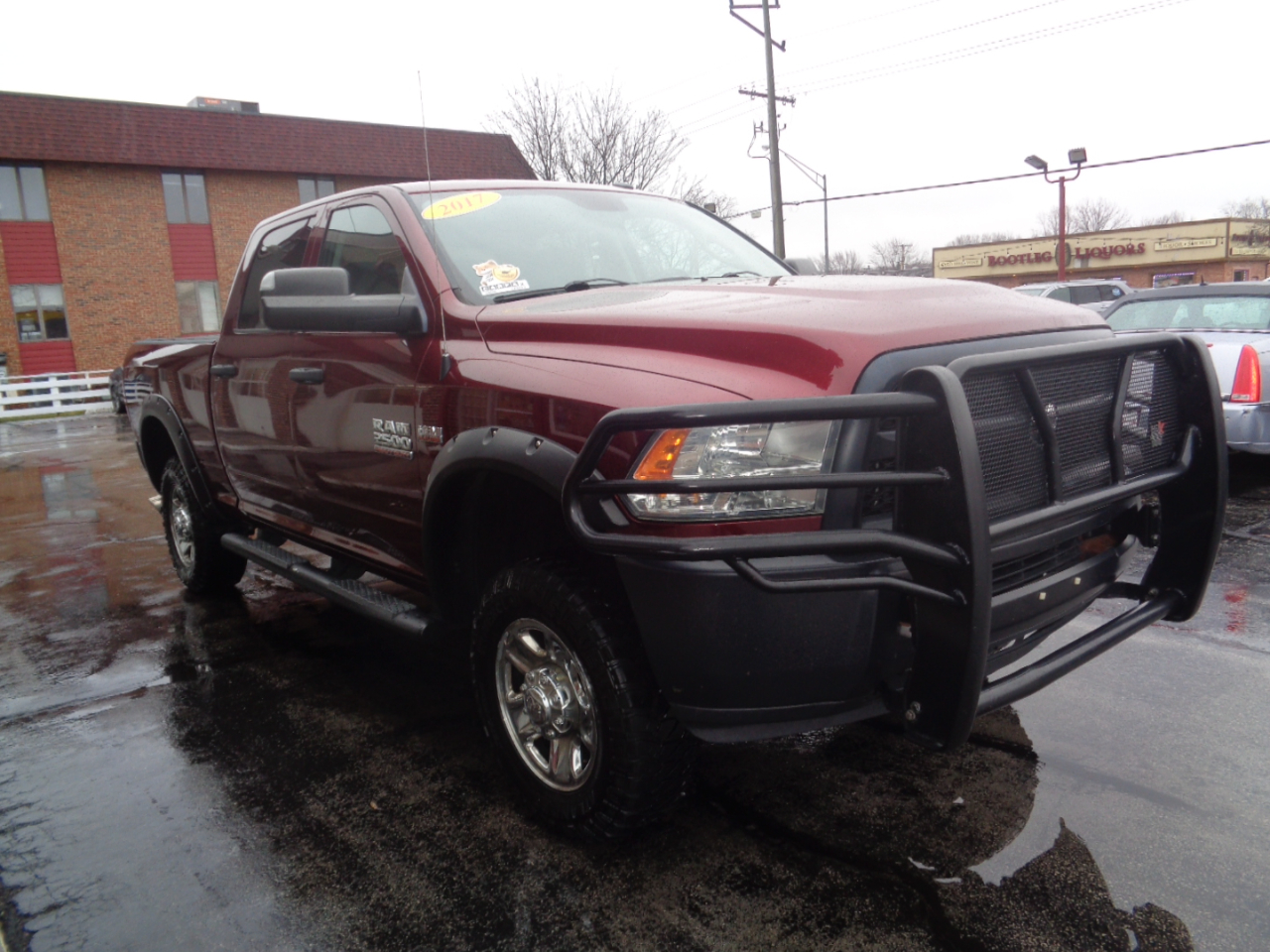 RAM 2500 Tradesman 4x4 Crew Cab 6'4" Box 2017