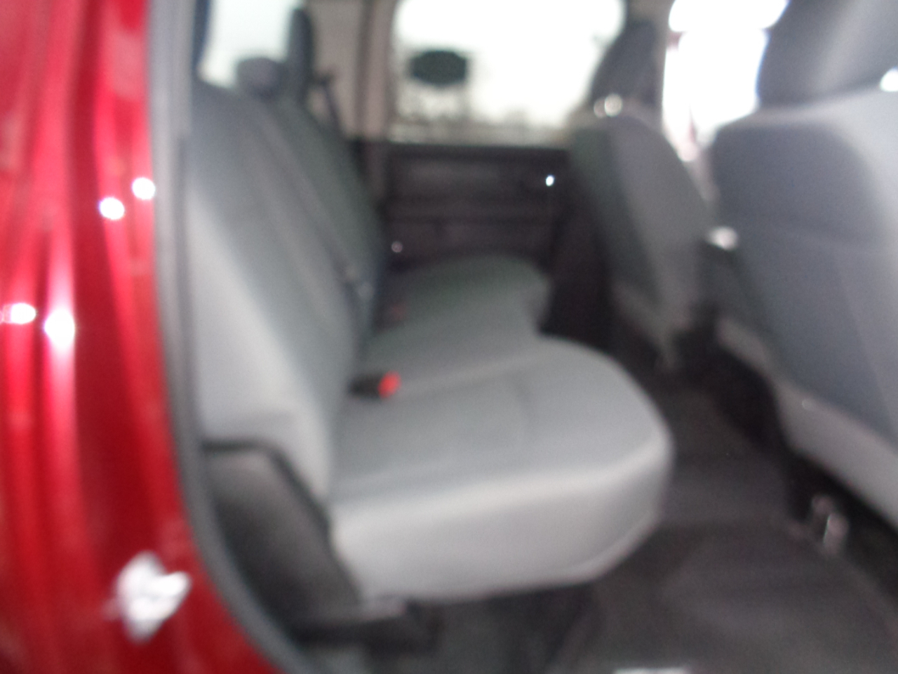 RAM 2500 Tradesman 4x4 Crew Cab 6'4" Box 2017