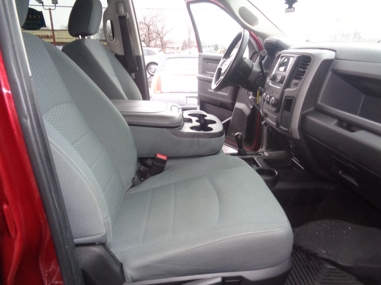 RAM 2500 Tradesman 4x4 Crew Cab 6'4" Box 2017