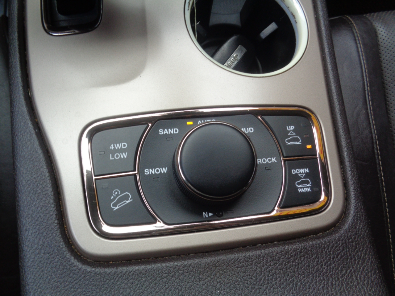 Jeep Grand Cherokee 4WD 4dr Summit 2014