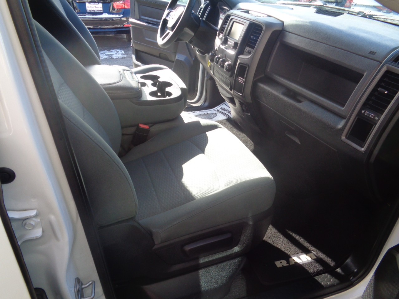 RAM 1500 Classic Express 4x2 Quad Cab 6'4" Box 2019