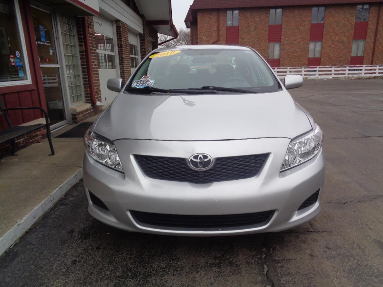 Toyota Corolla 4dr Sdn LE Auto 2010