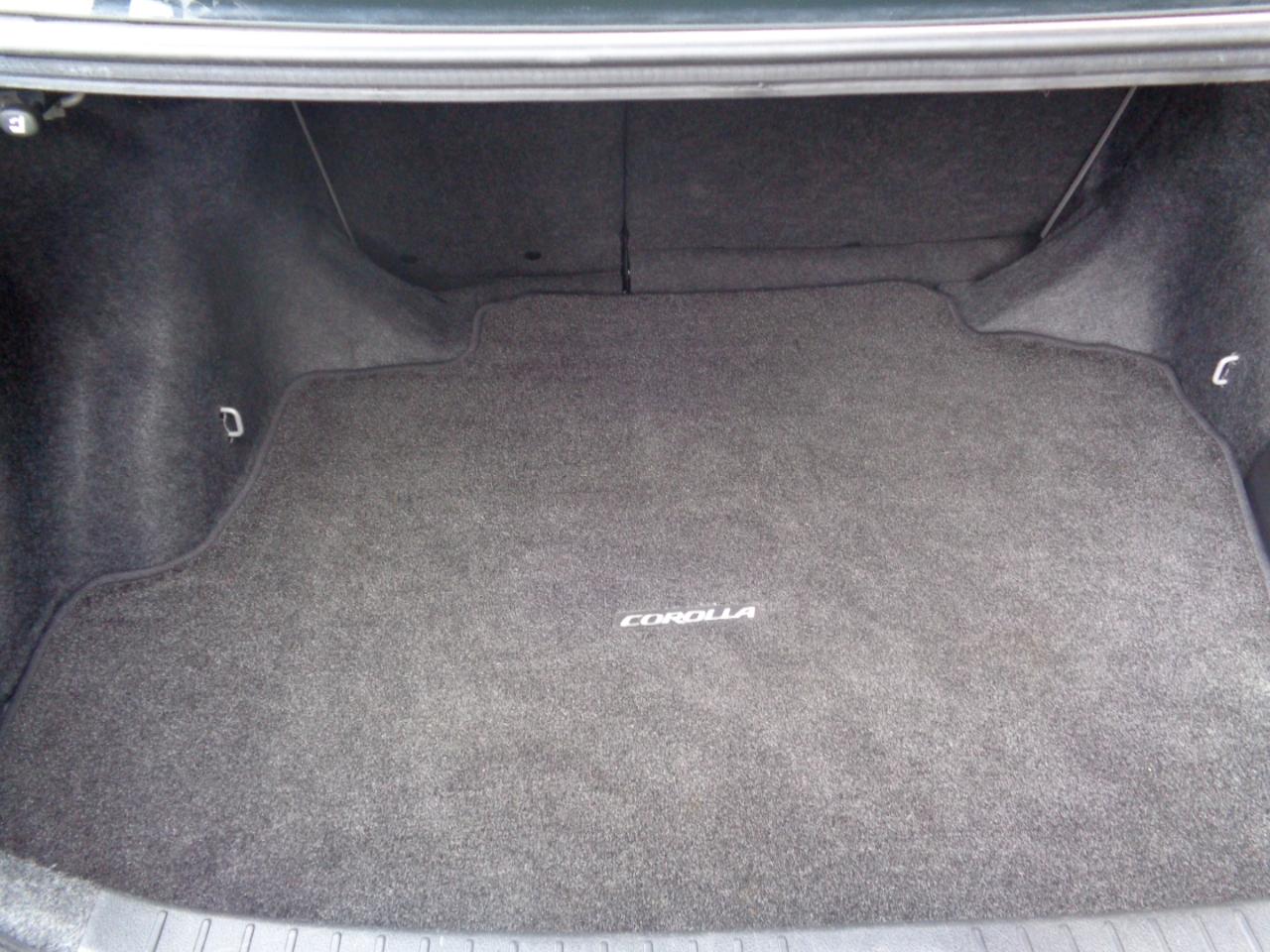 Toyota Corolla 4dr Sdn LE Auto 2010