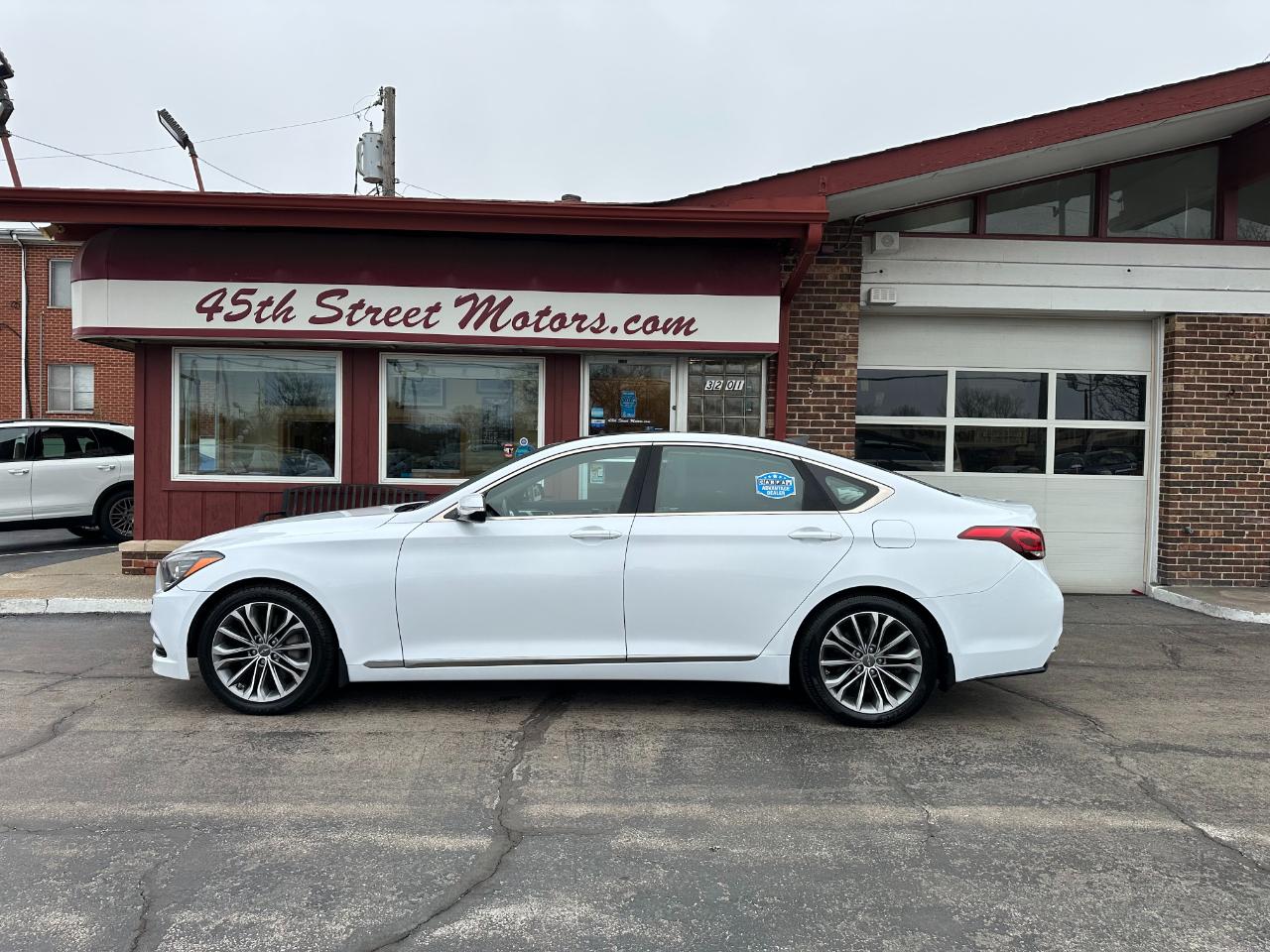 Hyundai Genesis 4dr Sdn V6 3.8L AWD 2016