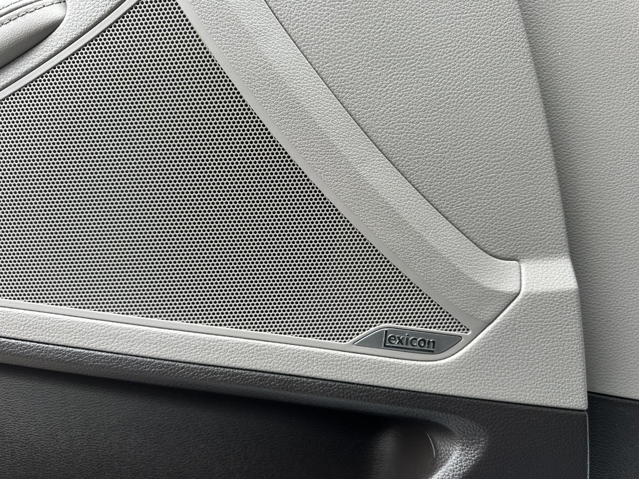 Hyundai Genesis 4dr Sdn V6 3.8L AWD 2016