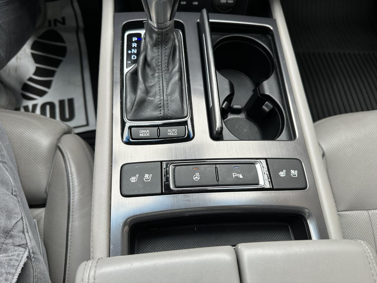 Hyundai Genesis 4dr Sdn V6 3.8L AWD 2016