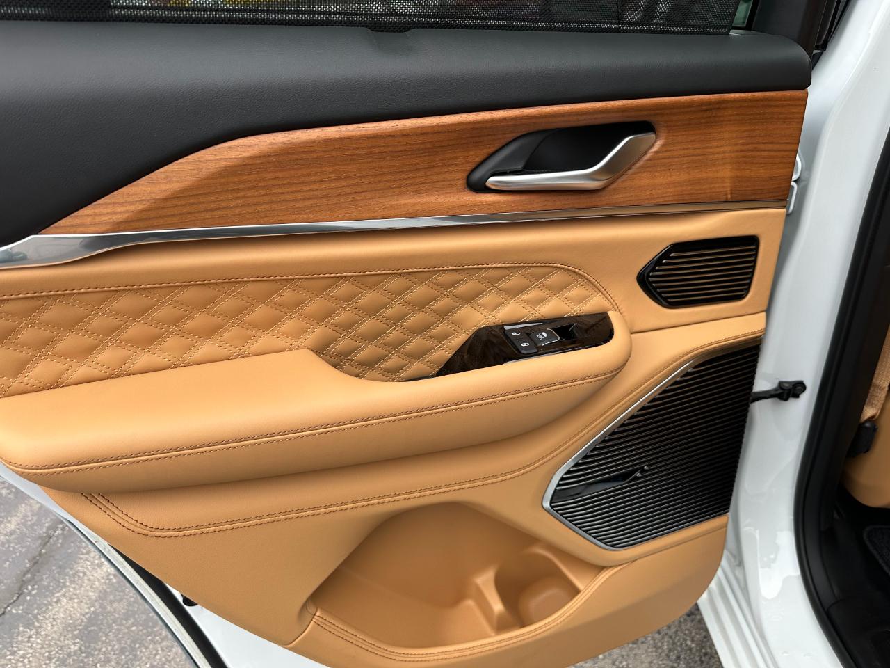 Jeep Grand Cherokee 4xe Summit Reserve 4x4 2023