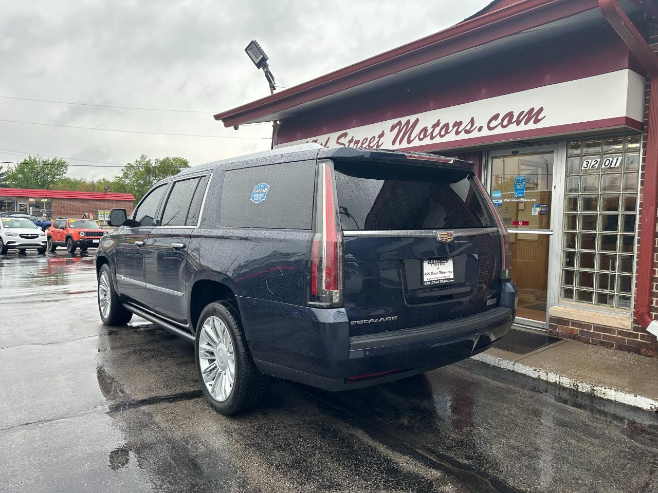 Cadillac Escalade ESV 4WD 4dr Platinum 2018