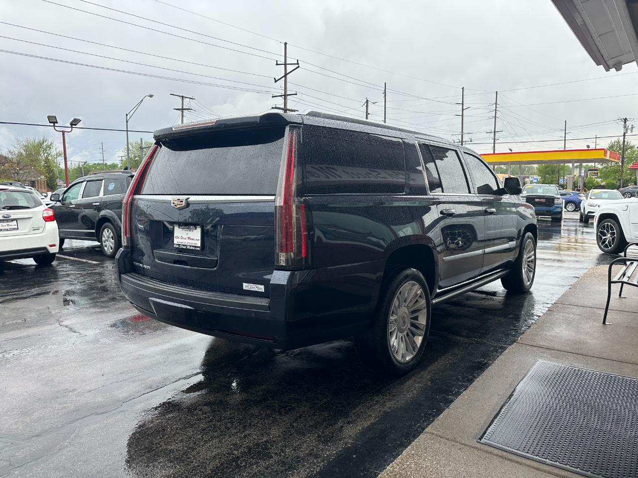 Cadillac Escalade ESV 4WD 4dr Platinum 2018