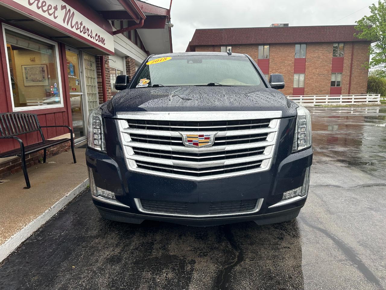 Cadillac Escalade ESV 4WD 4dr Platinum 2018