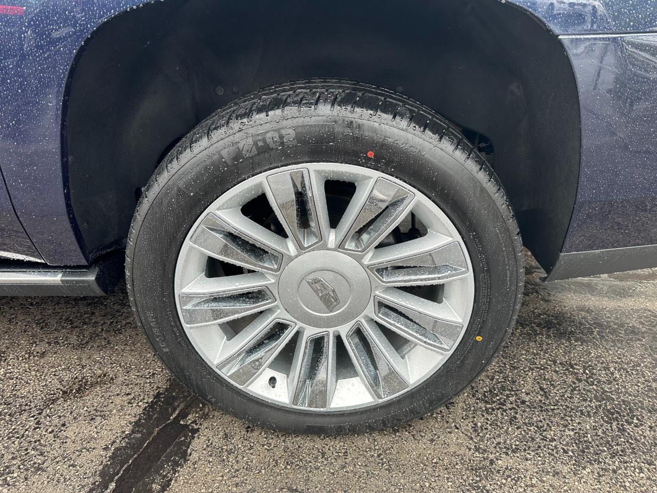 Cadillac Escalade ESV 4WD 4dr Platinum 2018