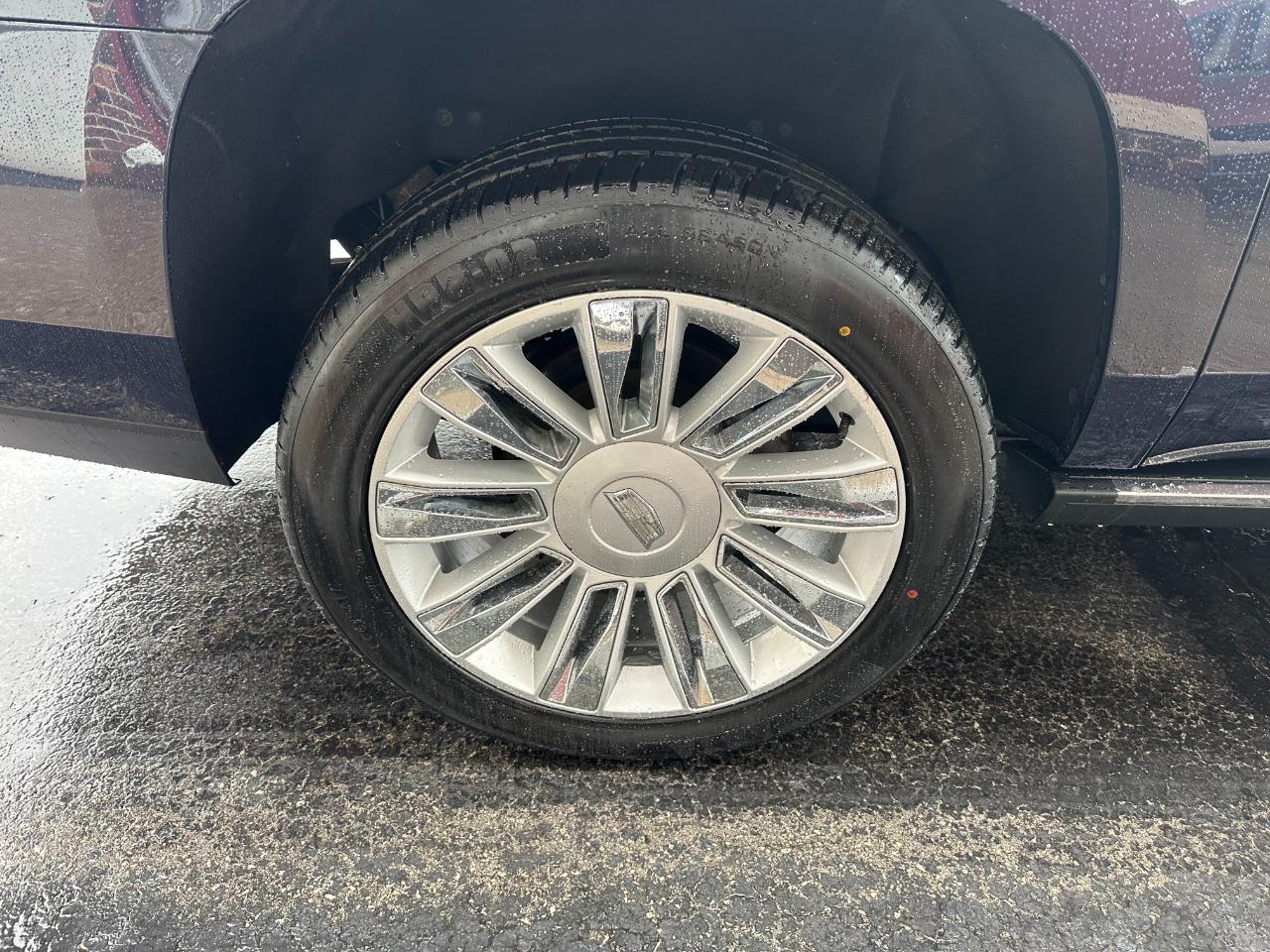 Cadillac Escalade ESV 4WD 4dr Platinum 2018