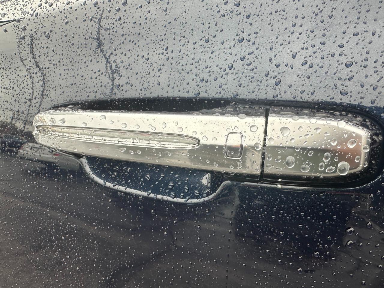 Cadillac Escalade ESV 4WD 4dr Platinum 2018