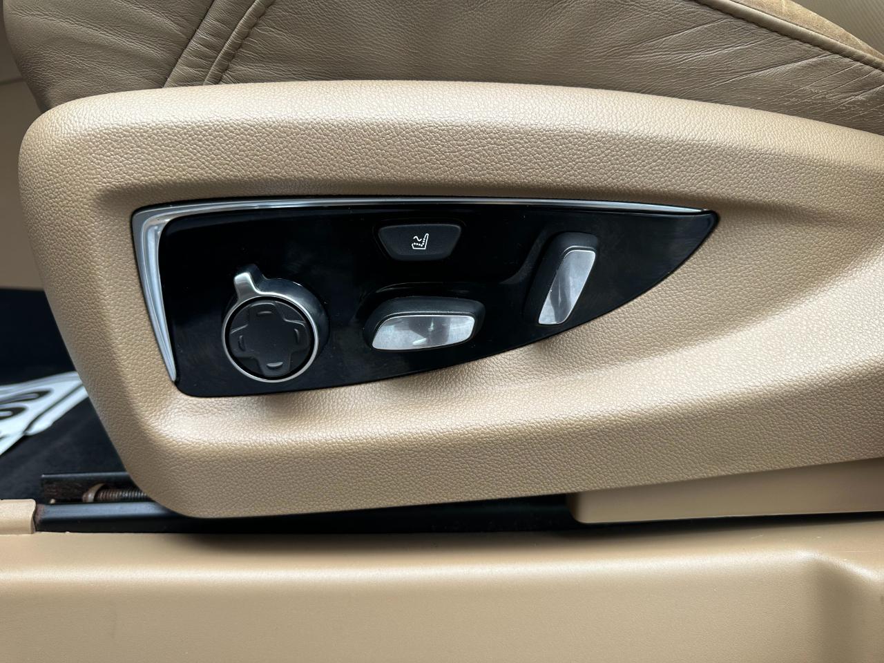 Cadillac Escalade ESV 4WD 4dr Platinum 2018