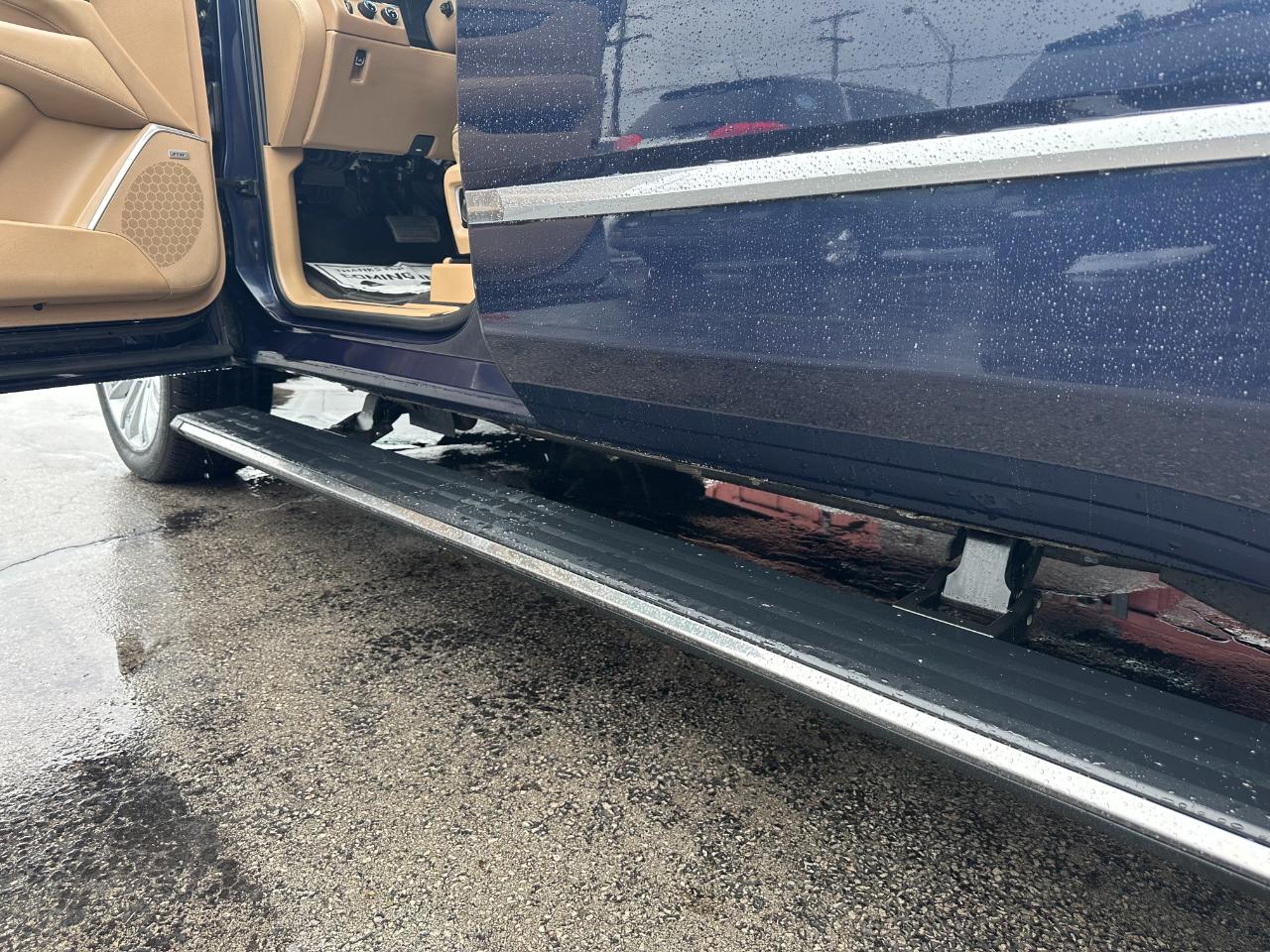 Cadillac Escalade ESV 4WD 4dr Platinum 2018