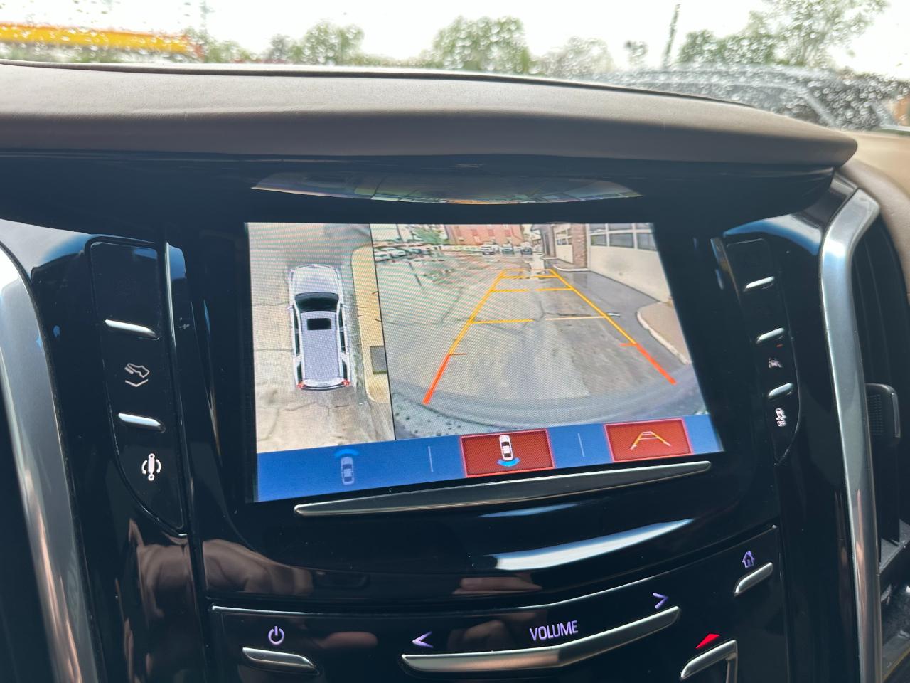 Cadillac Escalade ESV 4WD 4dr Platinum 2018