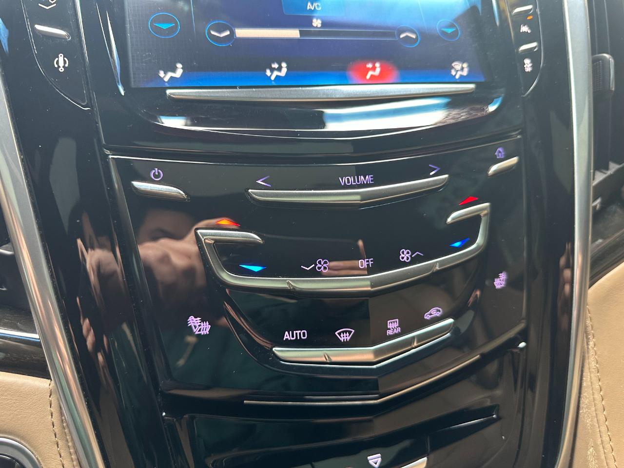 Cadillac Escalade ESV 4WD 4dr Platinum 2018