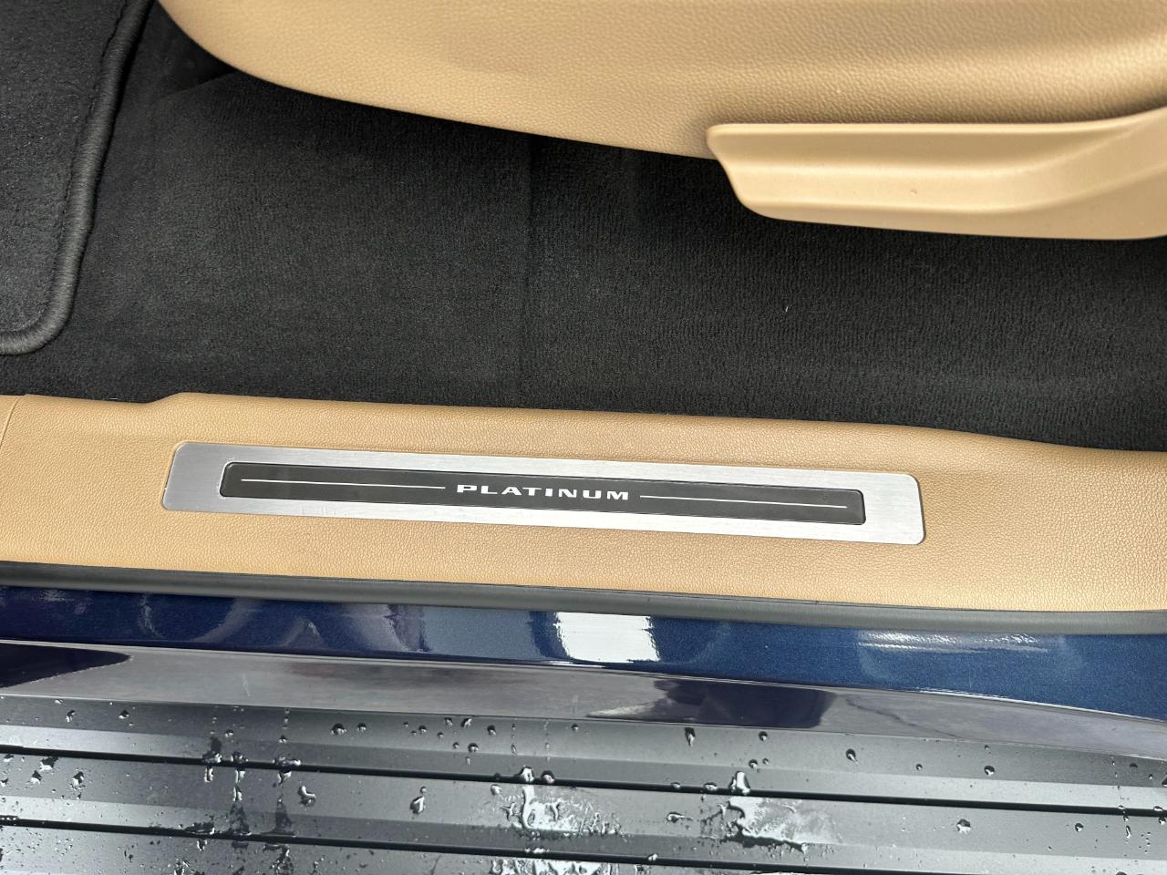 Cadillac Escalade ESV 4WD 4dr Platinum 2018