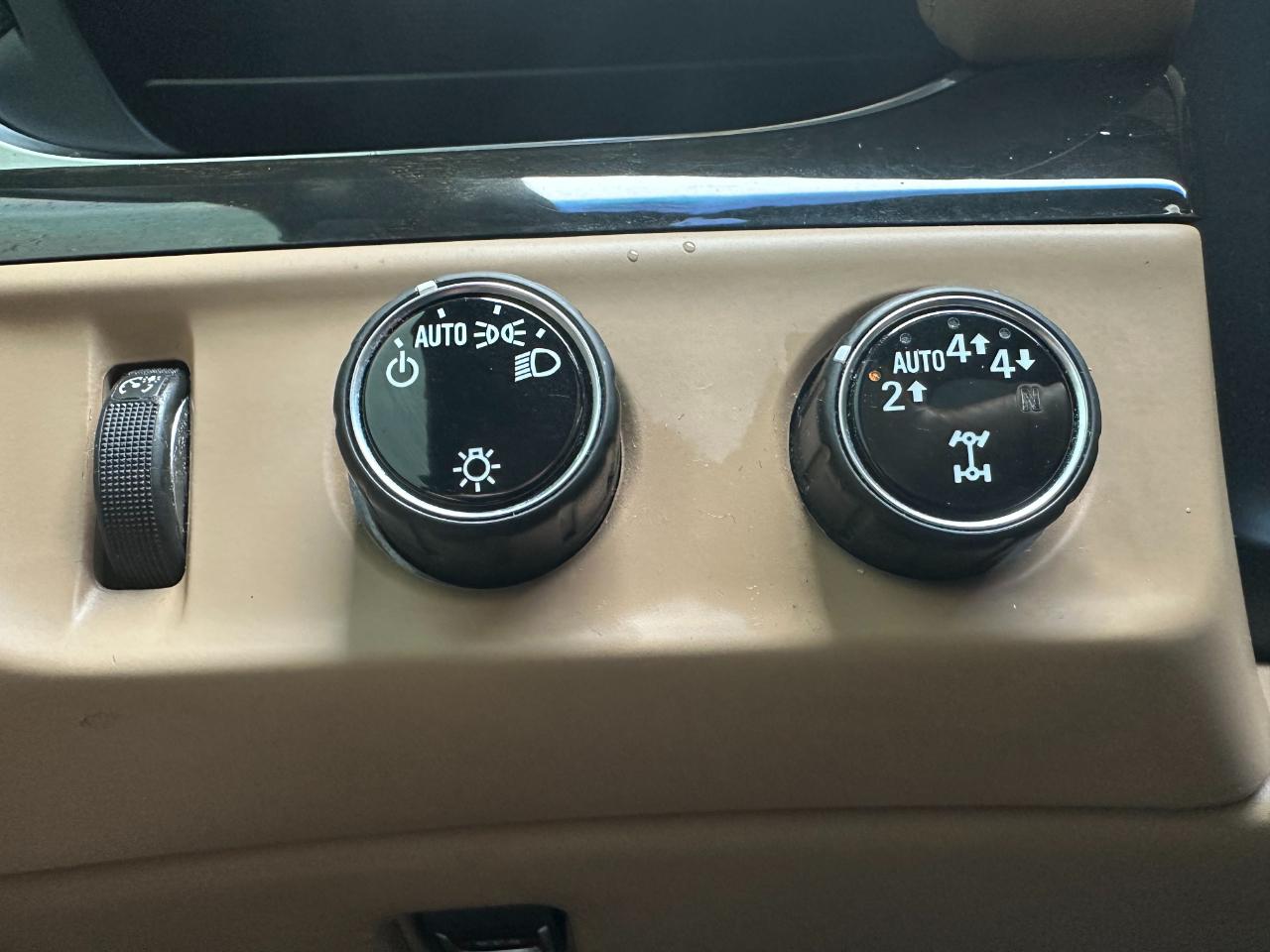 Cadillac Escalade ESV 4WD 4dr Platinum 2018