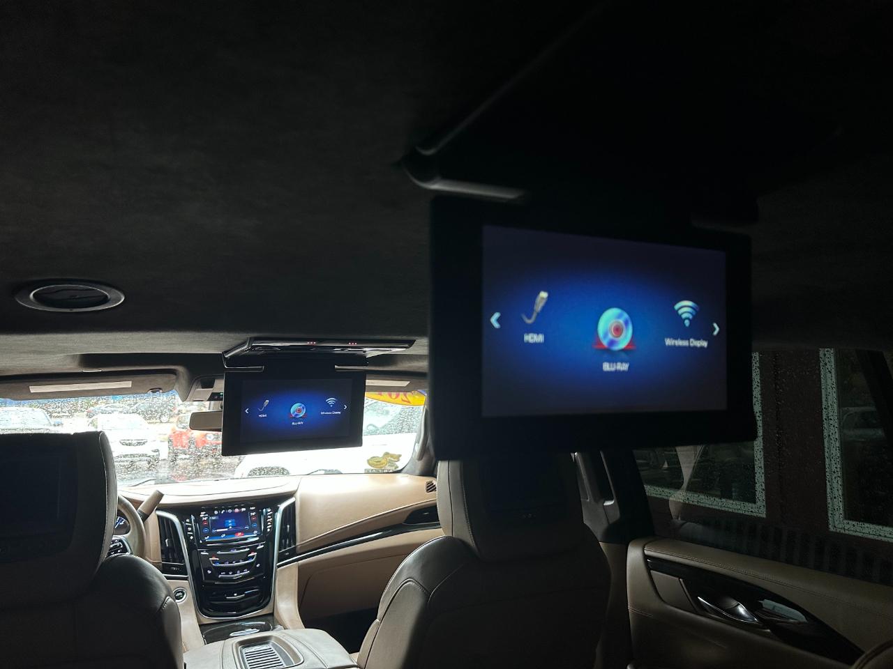 Cadillac Escalade ESV 4WD 4dr Platinum 2018