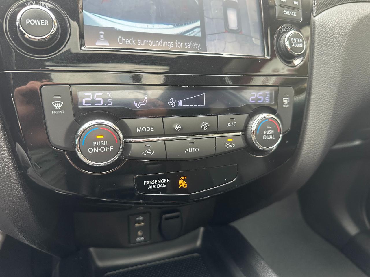 Nissan Rogue AWD 4dr SV 2016