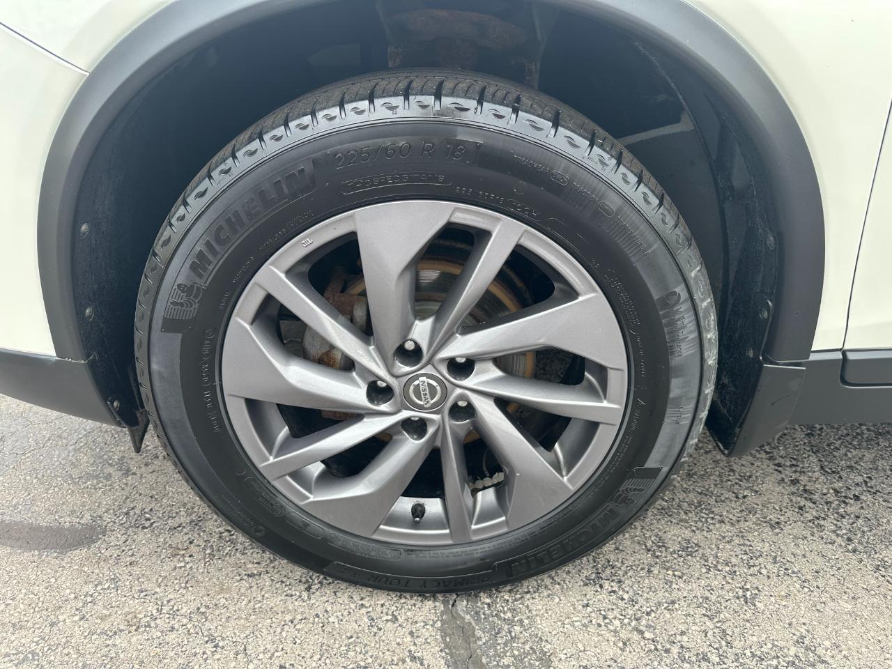 Nissan Rogue AWD 4dr SV 2016