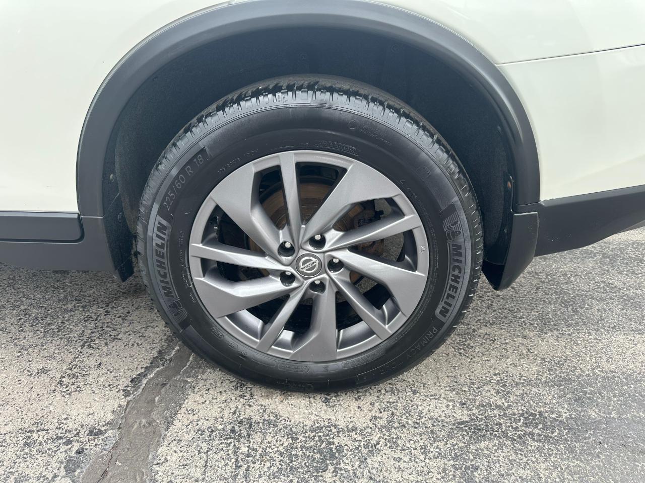Nissan Rogue AWD 4dr SV 2016