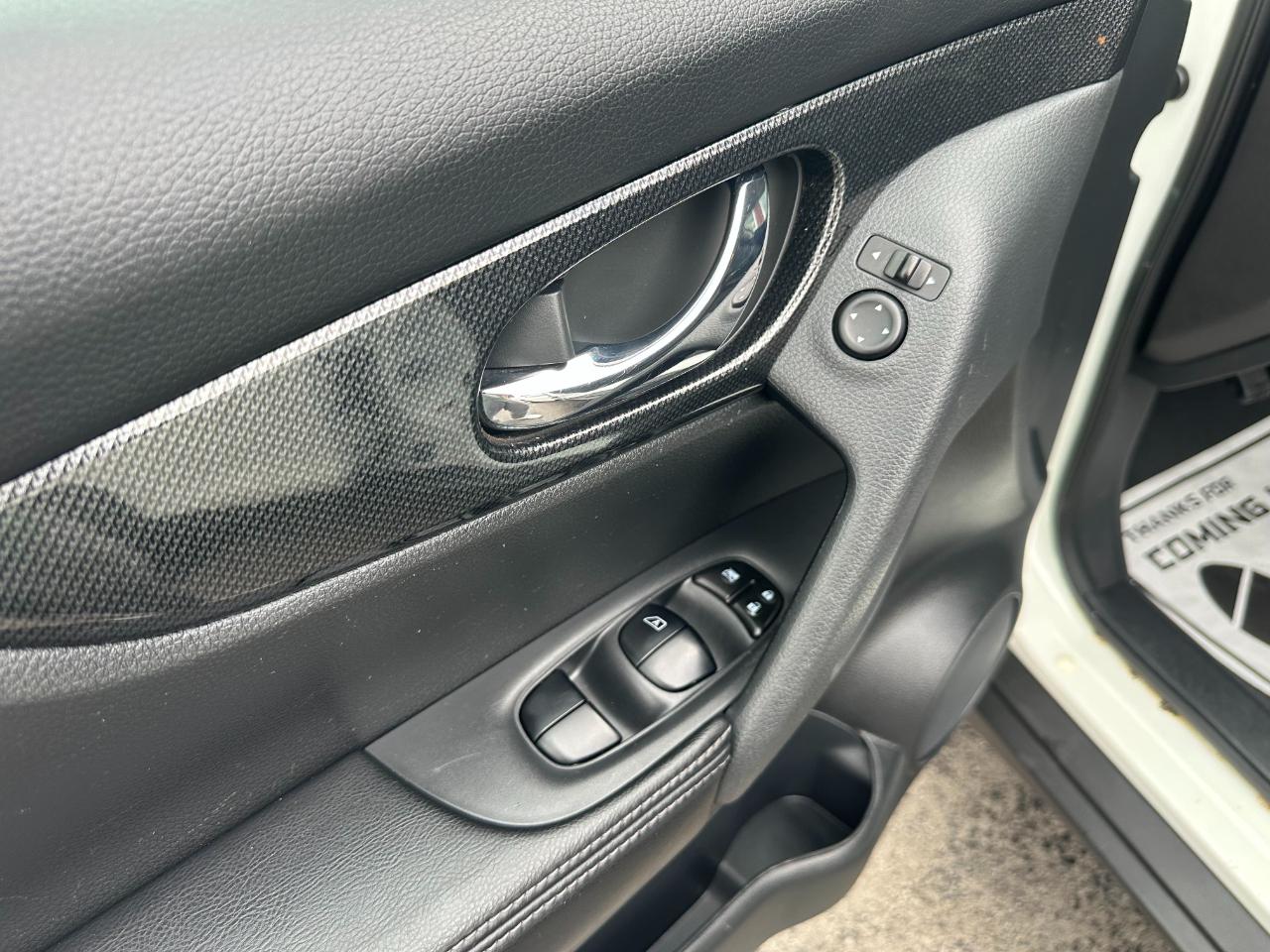 Nissan Rogue AWD 4dr SV 2016